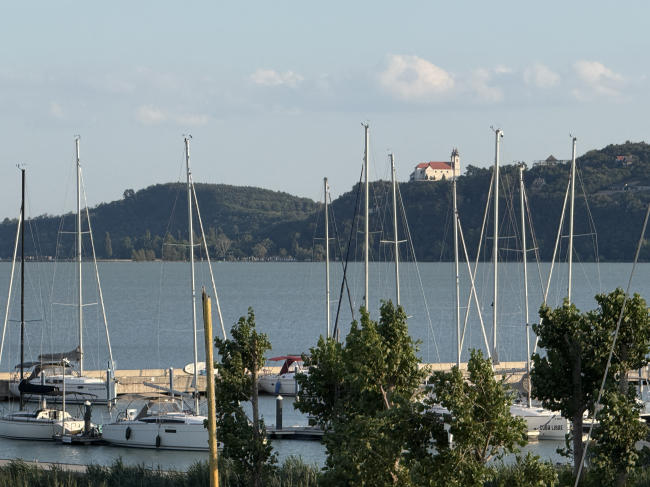 Levendulaillatú csodavilág a Balaton fölött
